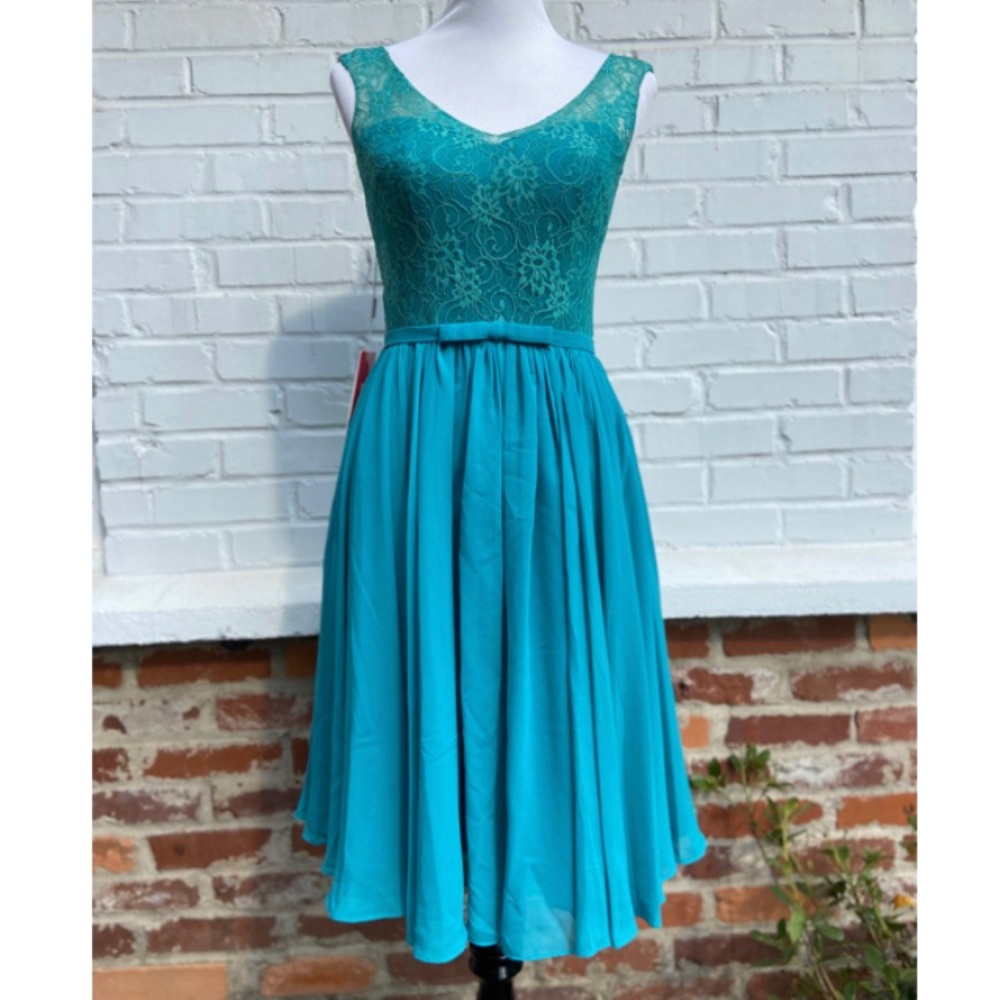 JJ’s House sleeveless lace dress